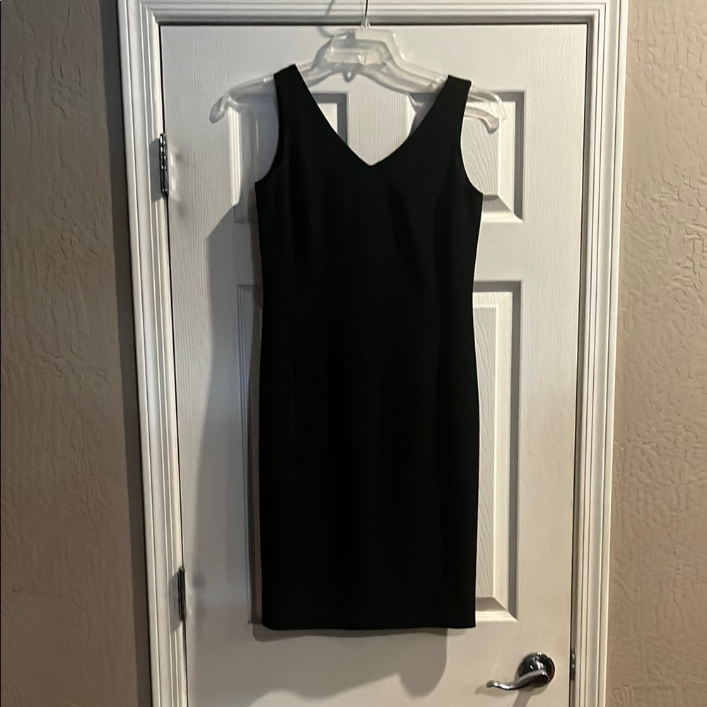 Jones New York Black V-Neck Sheath Dress